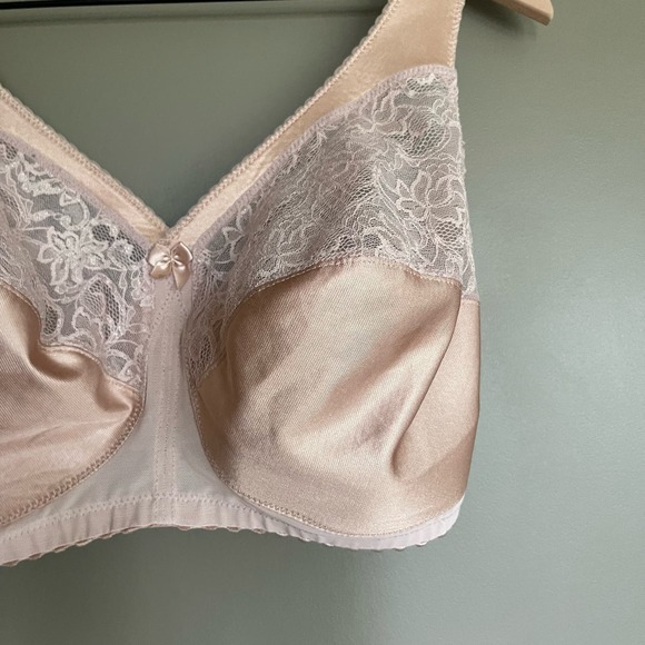 Glamorise Magic Lift Full Figure Wireless Support Bra Blush Sz 36J Nude Tan Lace - Picture 10 of 16